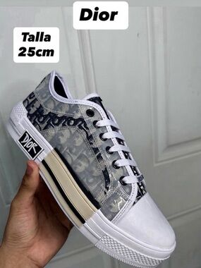 Dior Men’s Low-Top Sneakers in White, Beige and Navy Dior Oblique
